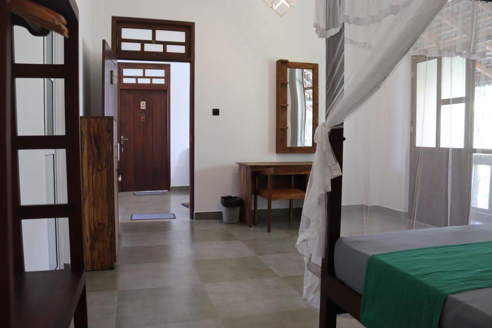 Plantation Surf Inn & Restaurant - Oost-Midigama Kamer foto