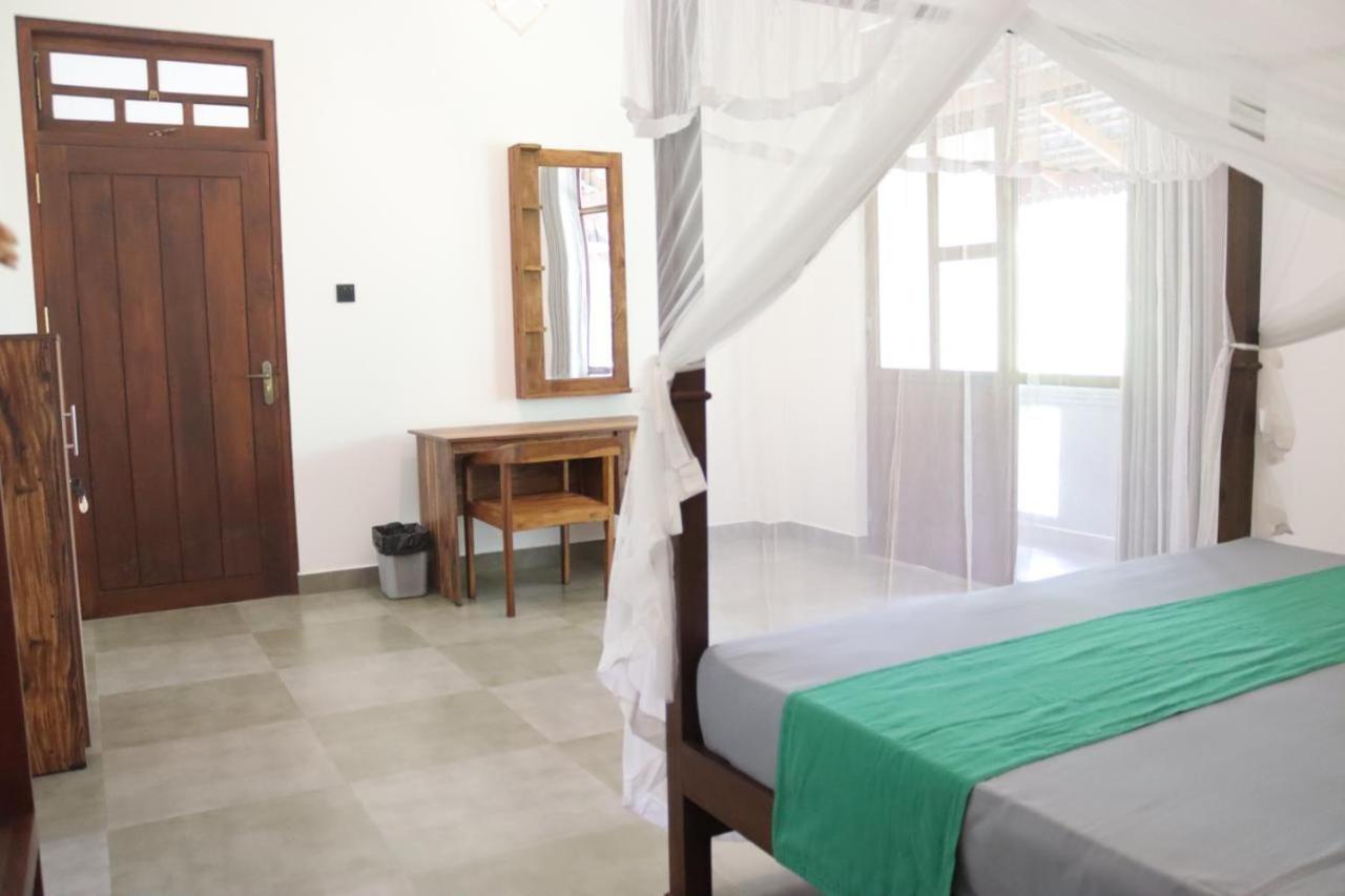 Plantation Surf Inn & Restaurant - Oost-Midigama Kamer foto